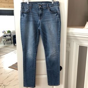 Like new woman’s old navy jeans.